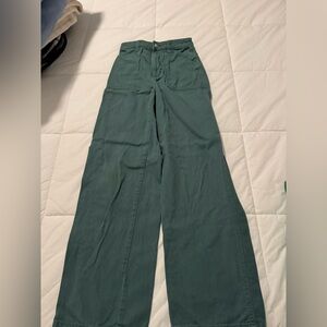 baggy green pants